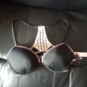 ⏬⏬ REDUCED 10% !! Victoria's Secret Carova Crochet Bikini Top